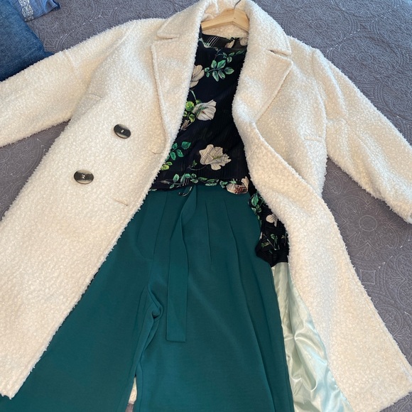 TopShop Ivory boucle coat (size 0), in good condition with some minor stains - Picture 2 of 4